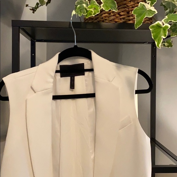 BCBG MAXAZARIA WHITE VEST - Picture 2 of 3